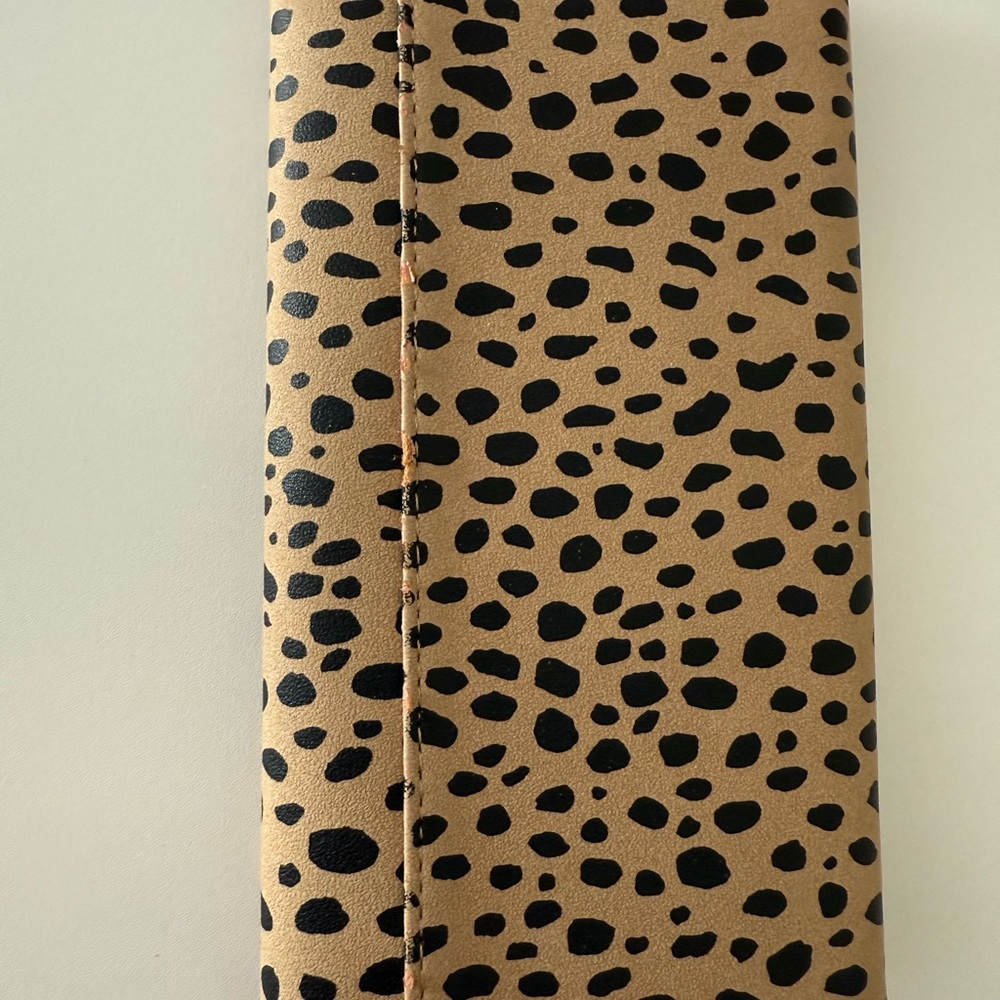 Target Universal Thread Leopard Print Women's Clu… - image 4